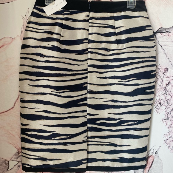 Ann Taylor wave print skirt size 2 NWT - Picture 2 of 5